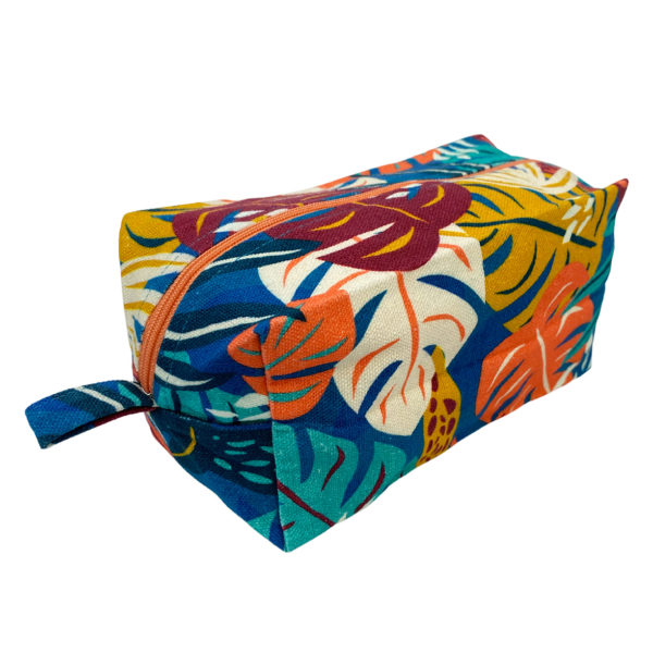 Dopp Pouch - Medium in Tropical Foliage